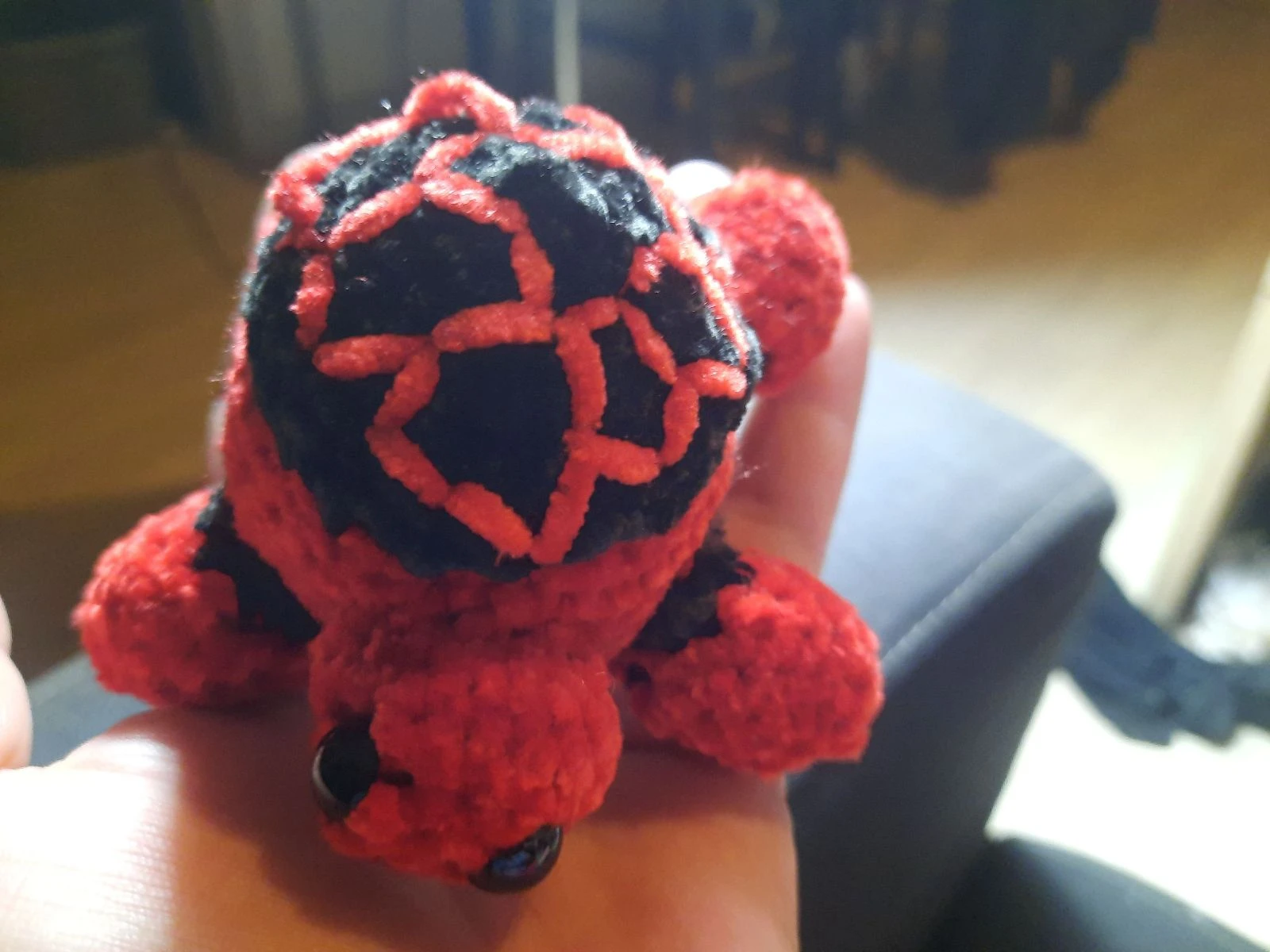 Tortue Magma – Création artisanale au crochet – Fait main – photo 3